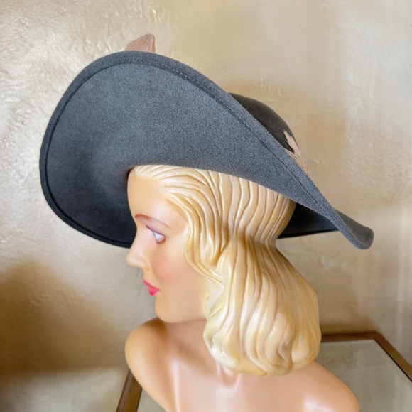 ONE OF A KIND JACK MCCONNELL WIDE BRIM GRAY FELT HAT + LARGE FEATHER WINGS - Picture 9 of 14